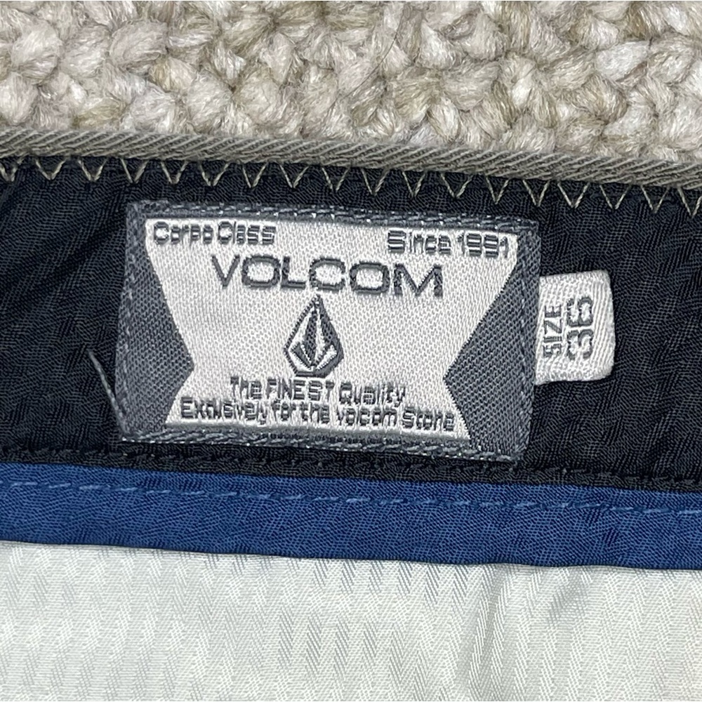 Volcom shorts - Picture 3 of 10